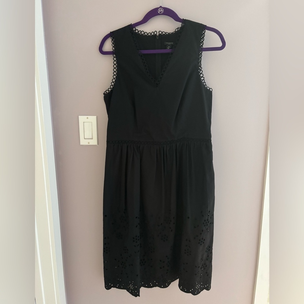 ANN TAYLOR Black, Cotton LBD with Eyelet Lace Trim, Fit&Flare style, 10P, EUC